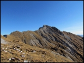 06 La Cima di Valmora con tutta la cresta ovest, che saliremo dalla forcella di Valmora